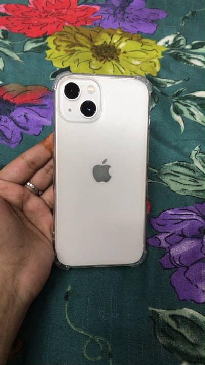 Apple iPhone 13