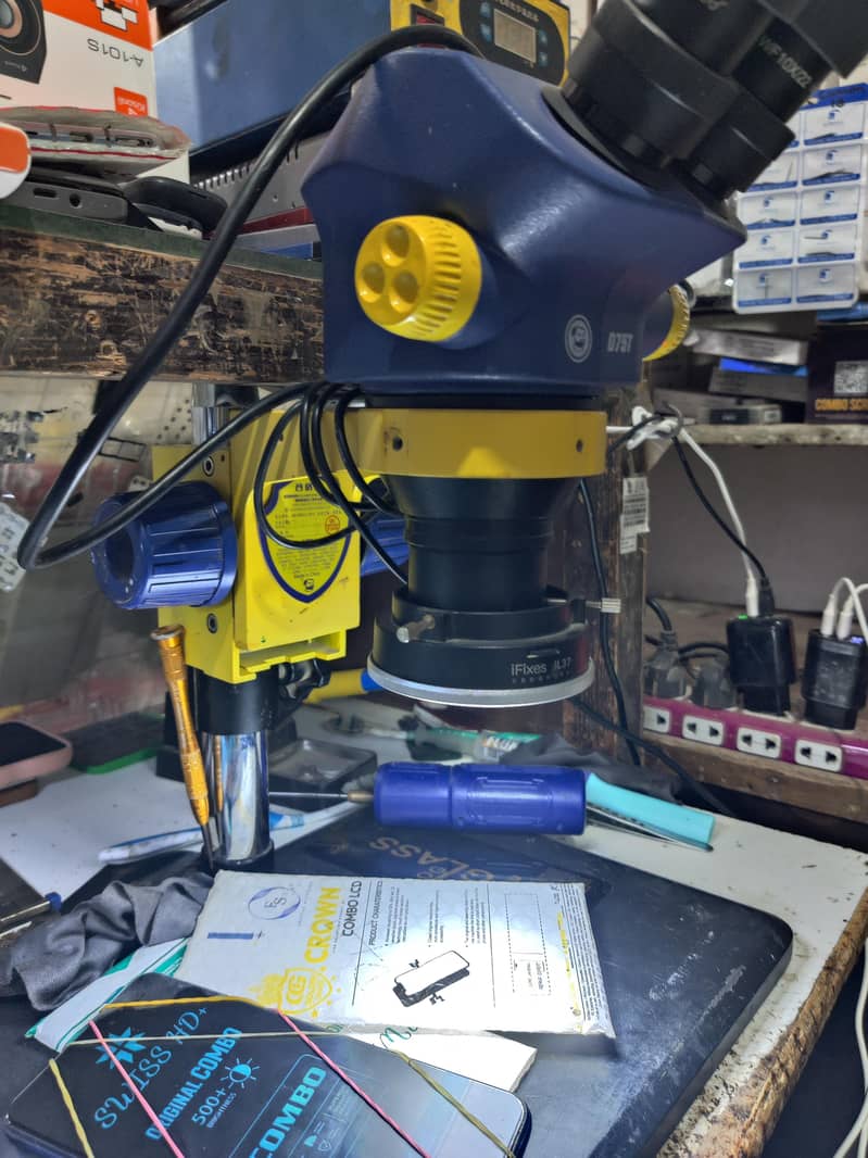 Mechanic D75T microscope 4