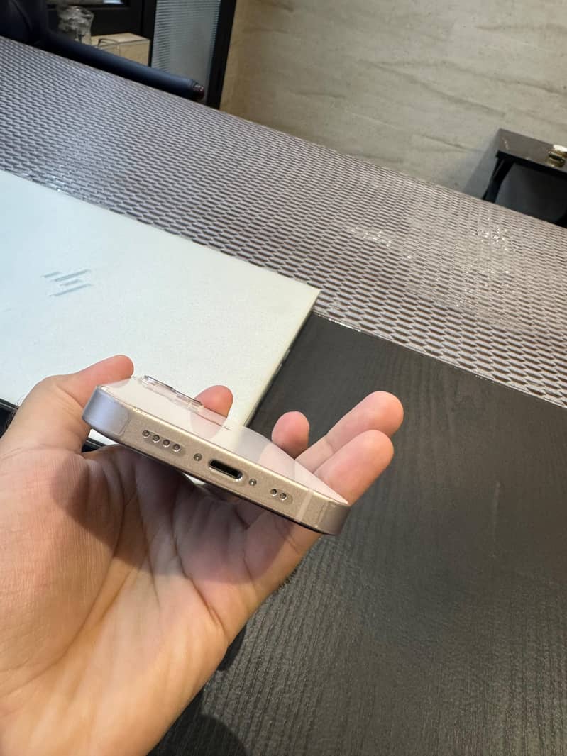 Apple iPhone 13 mini 7