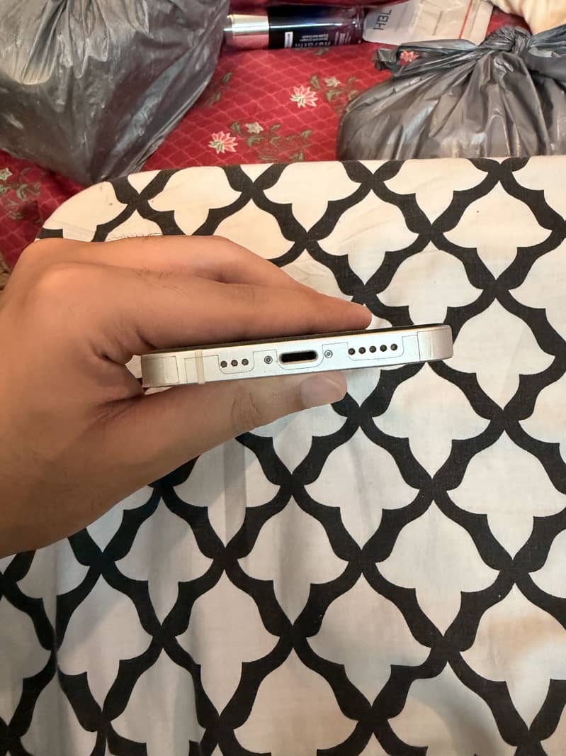 iPhone 12 jv 3