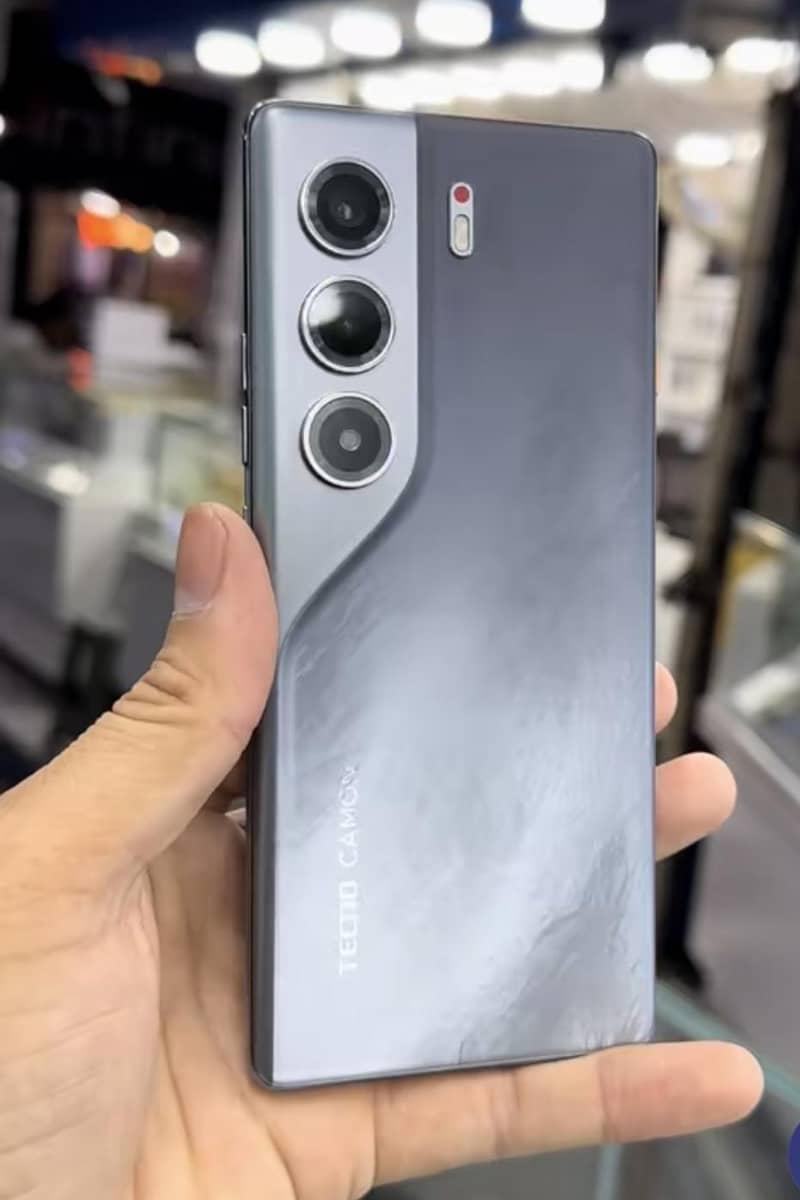 Tecno CAMON 40 Pro 0