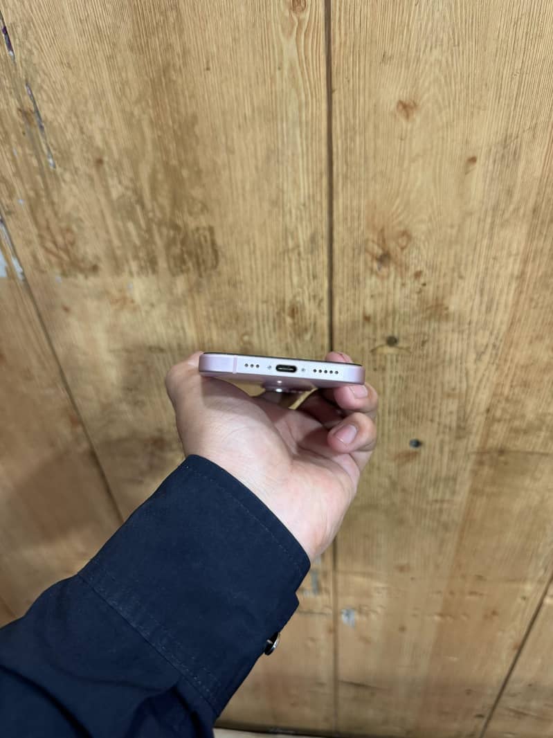 Apple iPhone 15 2