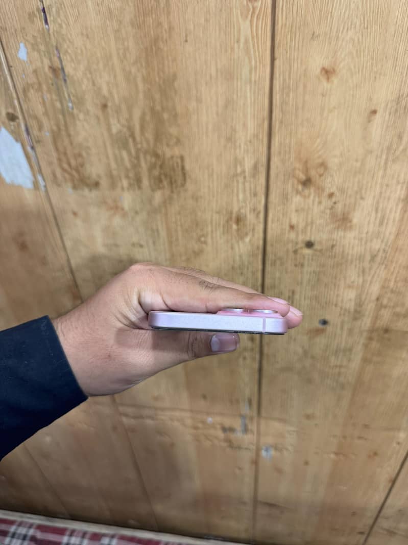 Apple iPhone 15 3
