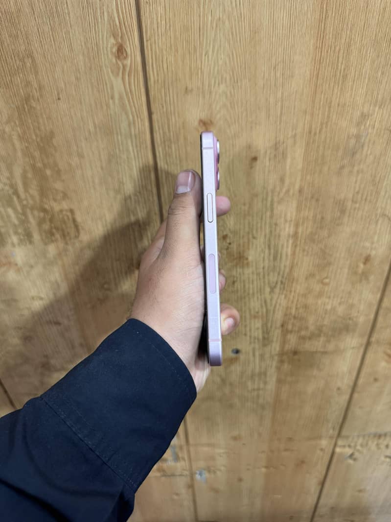 Apple iPhone 15 5