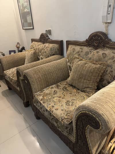 7 Seater Sofa Set 3+2+2 – Good Condition
