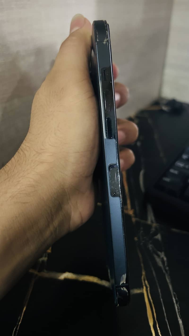 Apple iPhone 12 Pro Max 4