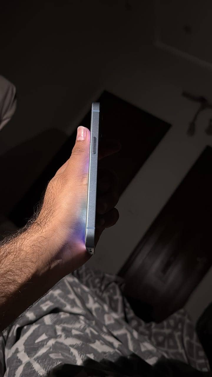 Apple iPhone 14 3