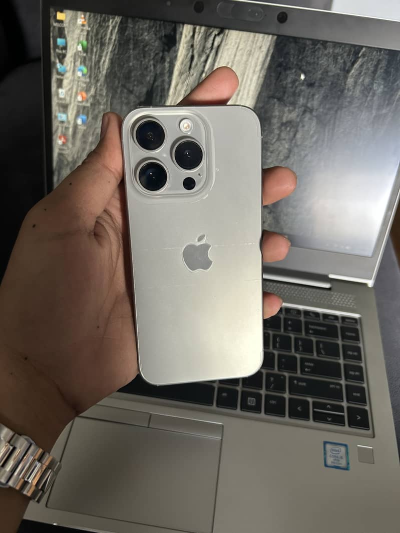 Apple iPhone 15 Pro 0