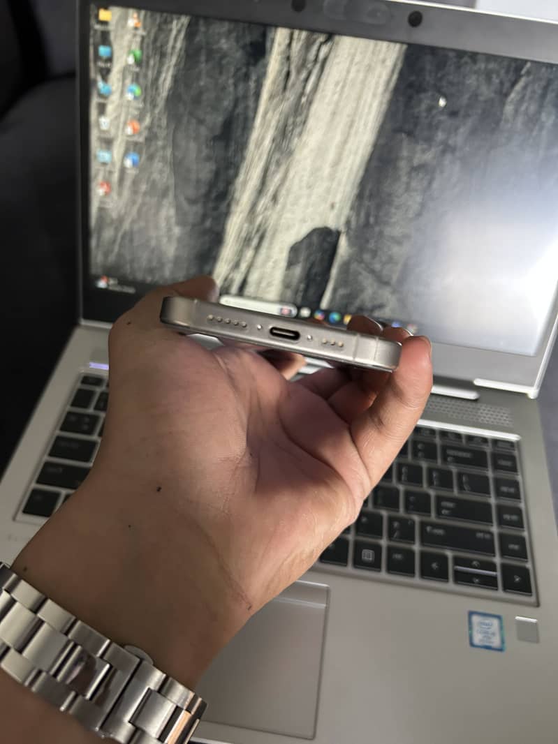 Apple iPhone 15 Pro 3