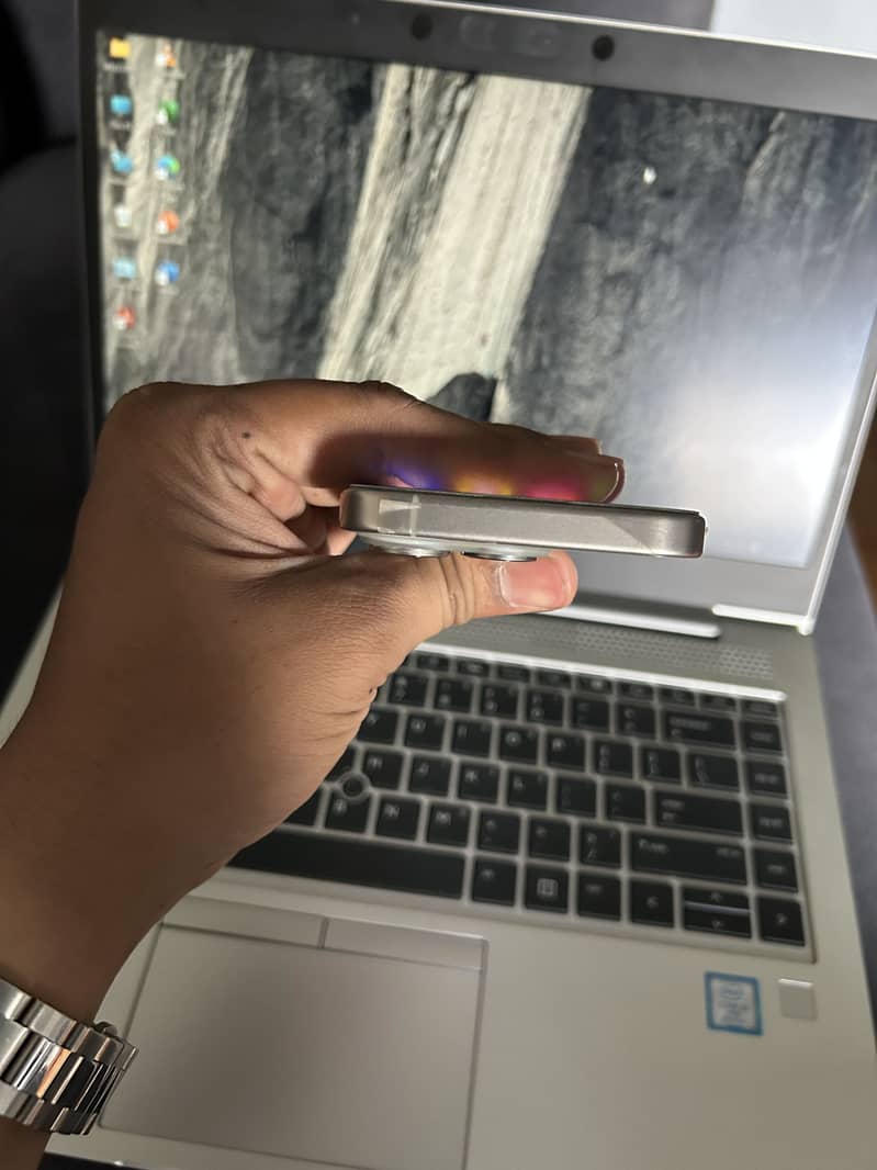 Apple iPhone 15 Pro 4