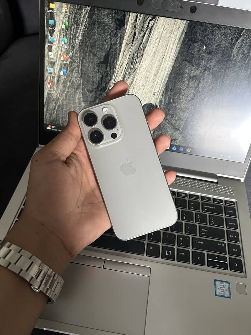 Apple iPhone 15 Pro 6