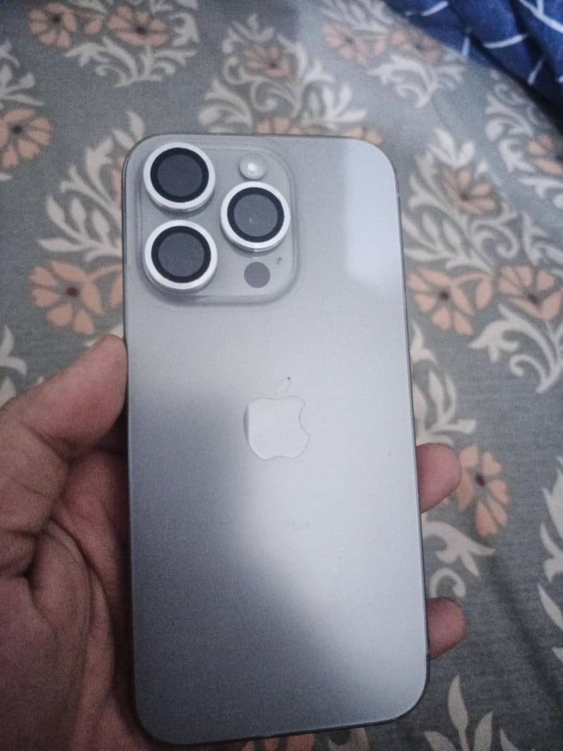 Apple iPhone 15 Pro 0