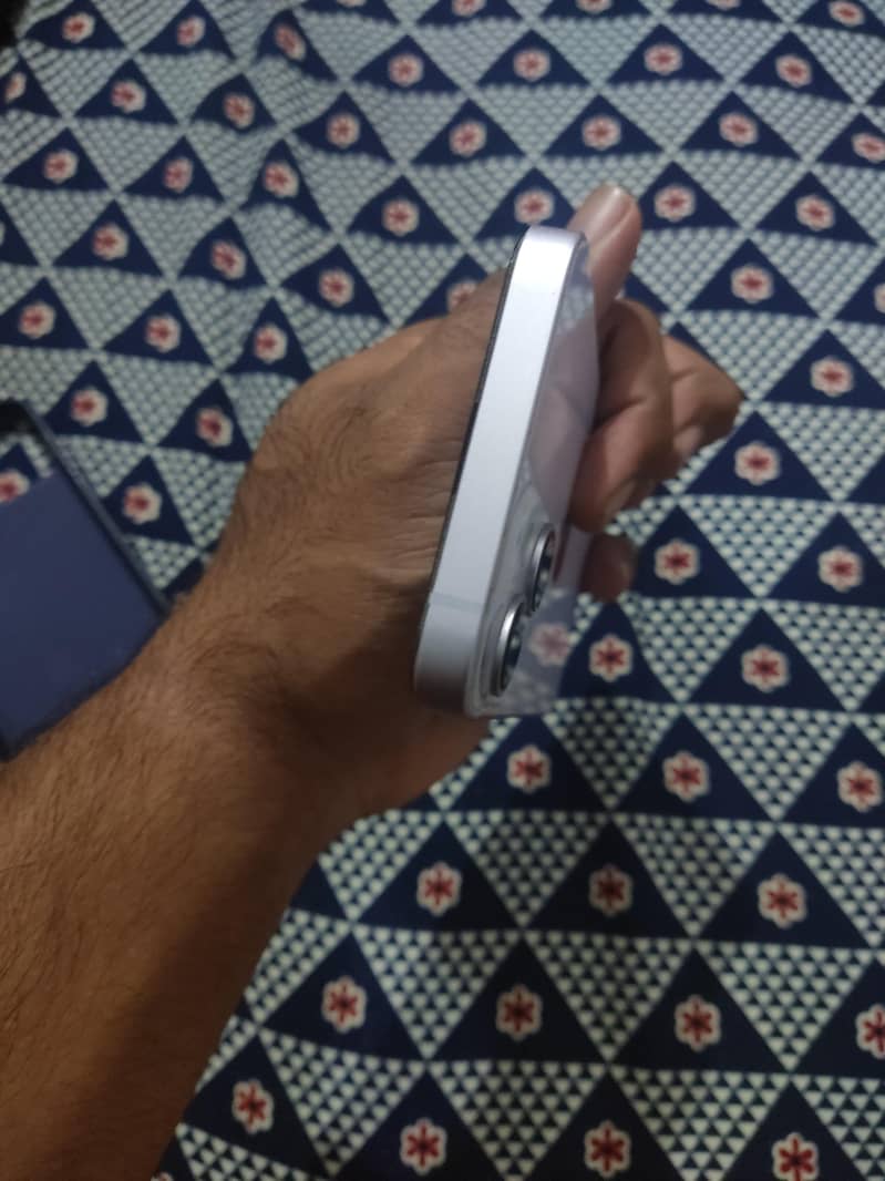 Apple iPhone 14 6