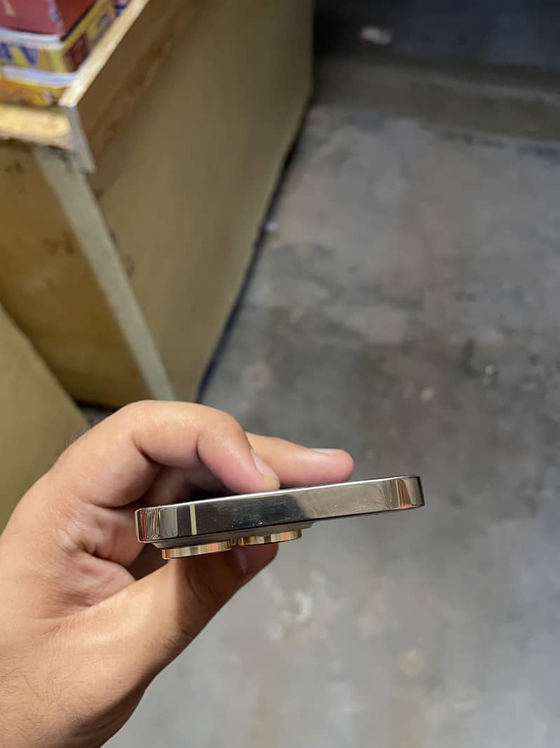 Apple iPhone 14 Pro 2