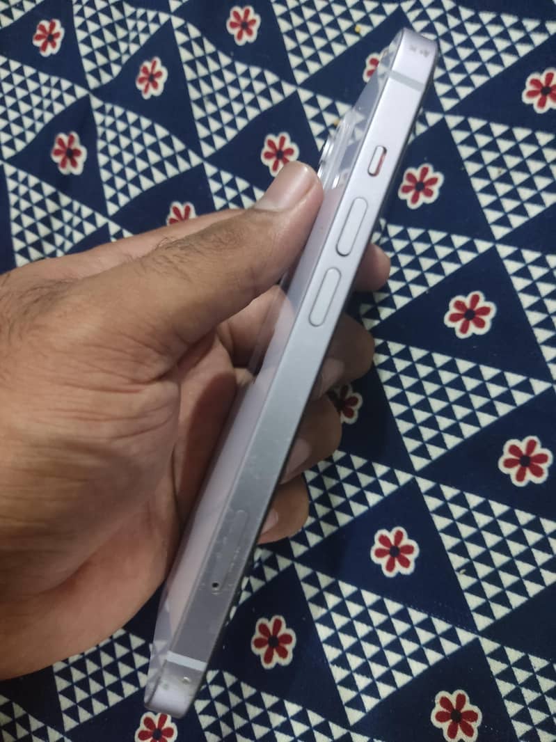 Apple iPhone 14 5