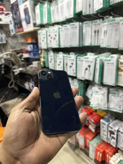 Apple iPhone 13