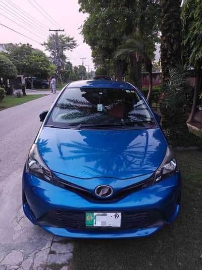 Toyota Vitz 2015 model 2019 registered