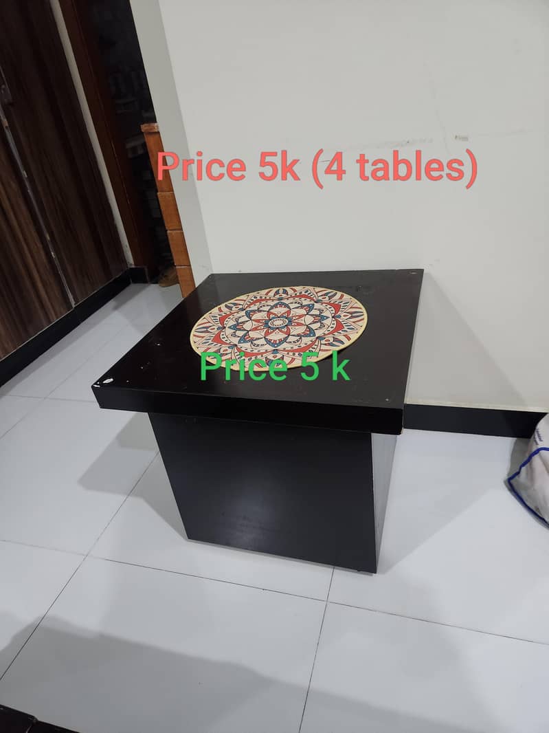 Extendable centre Table    4 corner tables 1