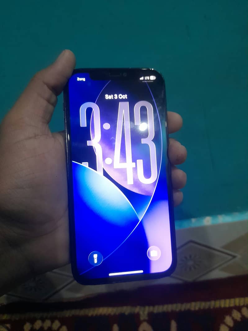 Apple iPhone 12 4