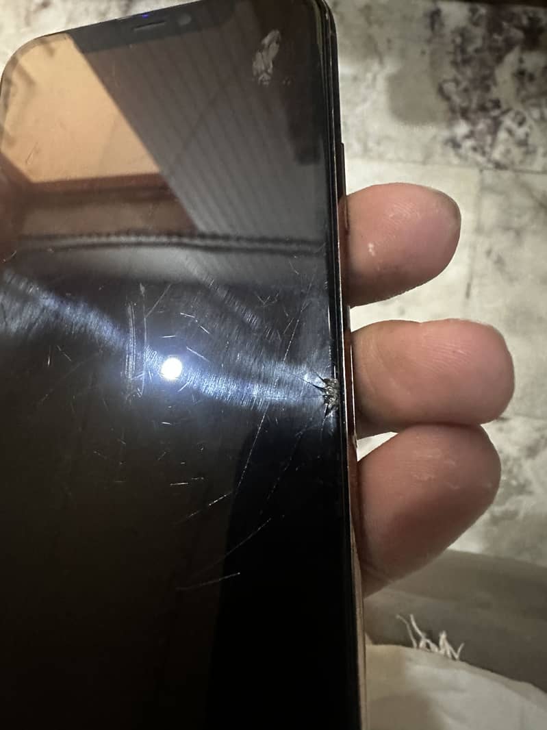Apple iPhone 11 Pro 2
