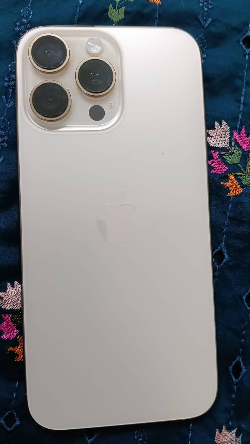 Apple iPhone 16 Pro Max 2