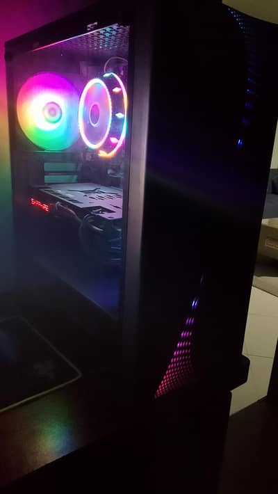 Rx 5600xt 6gb gaming with monitor i5 6, 16gb DDR4, 256 ssd, 500 HDD