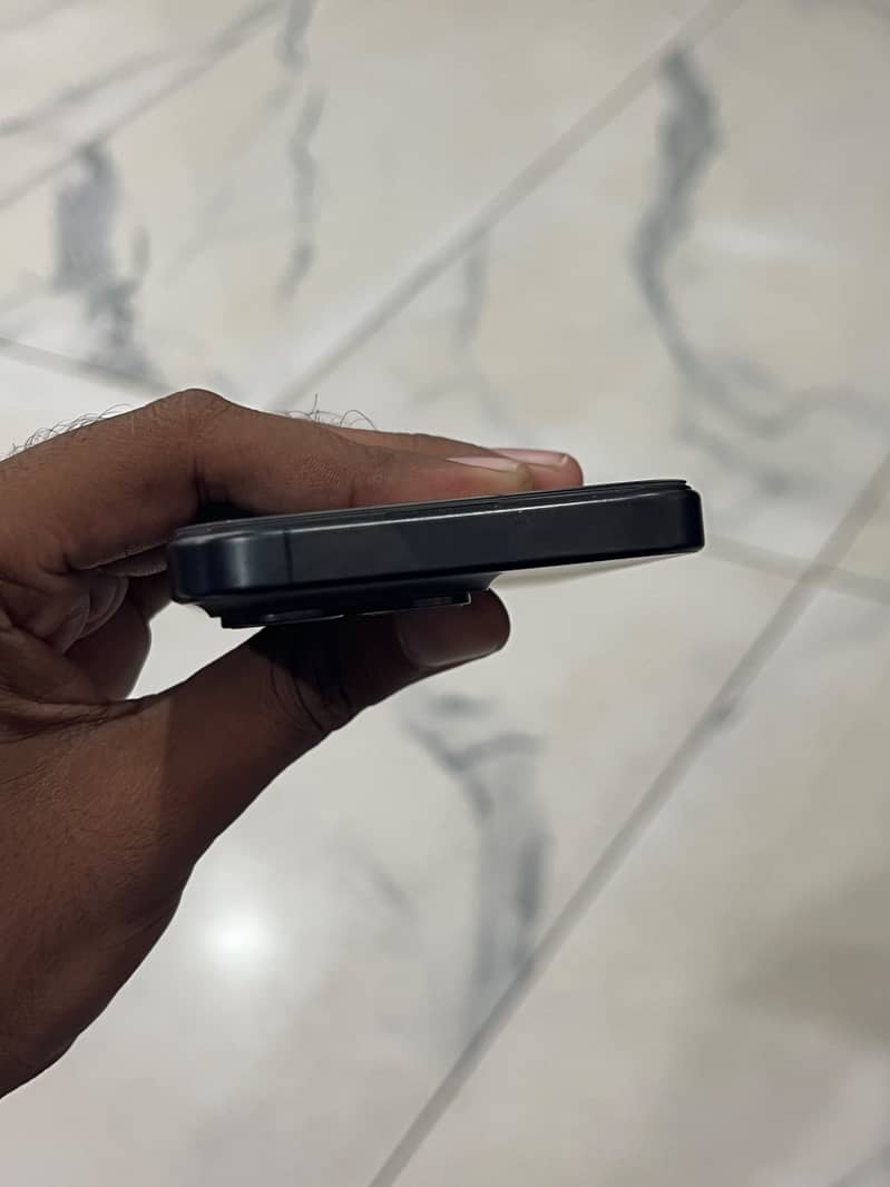 Apple iPhone 15 Pro 4