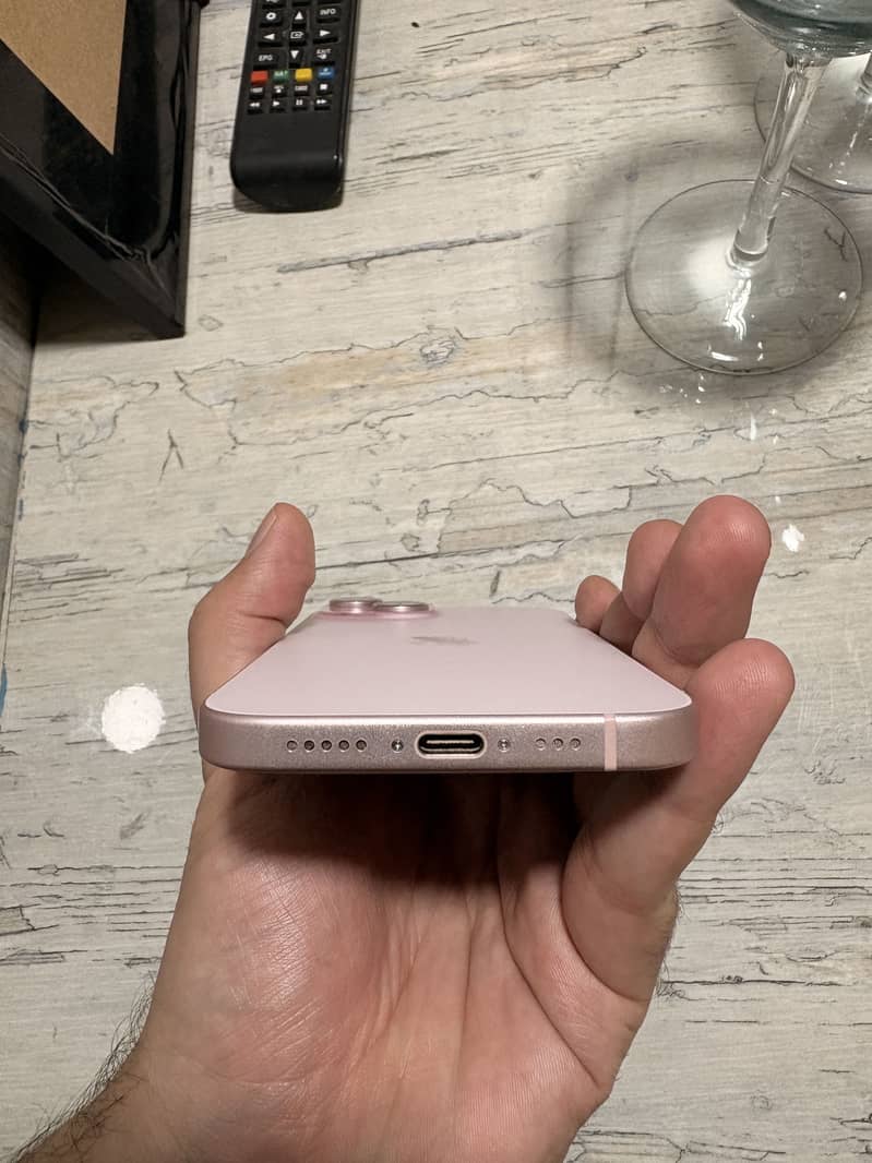 Apple iPhone 15 6