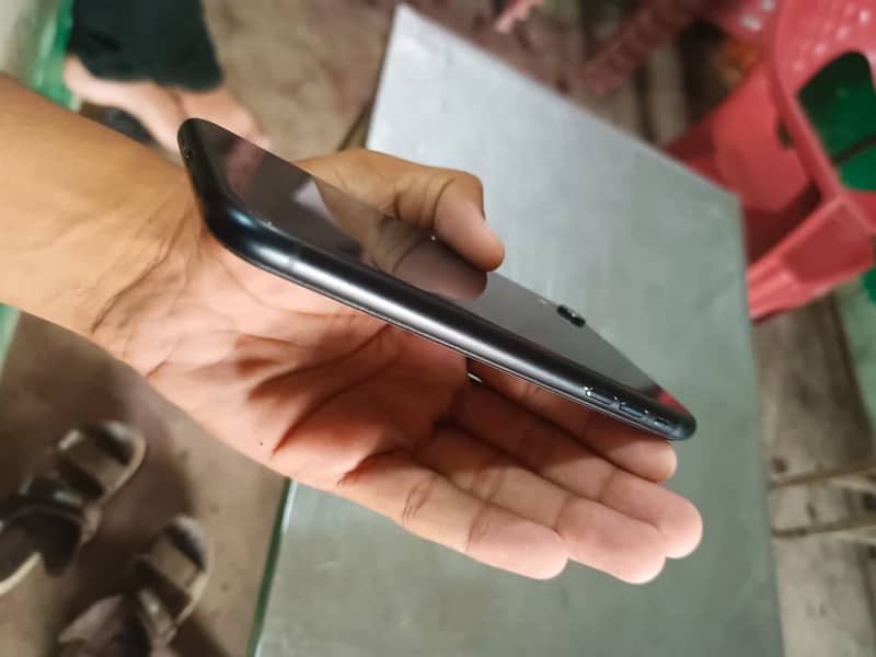Apple iPhone XR 3