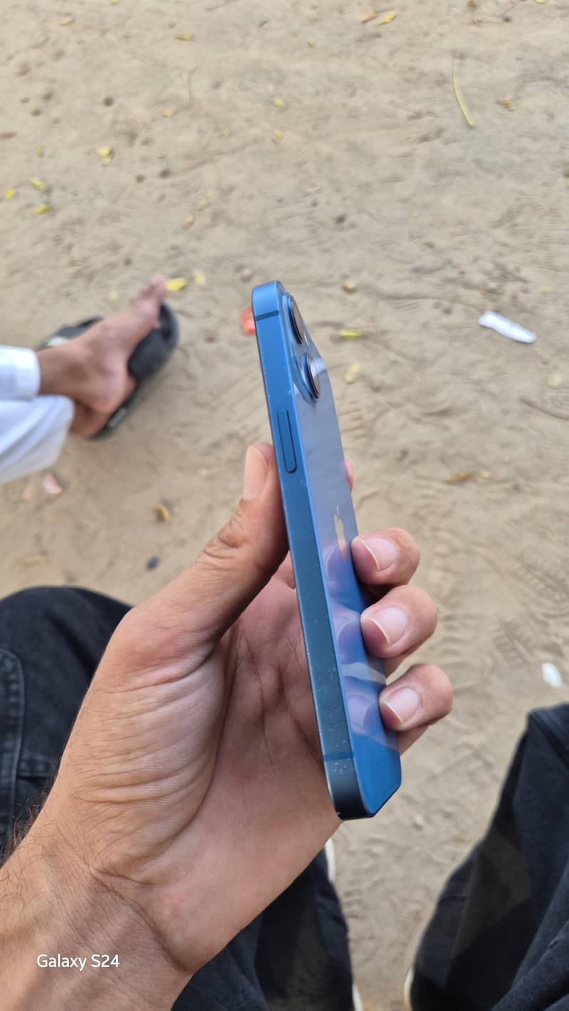 Apple iPhone 13 1