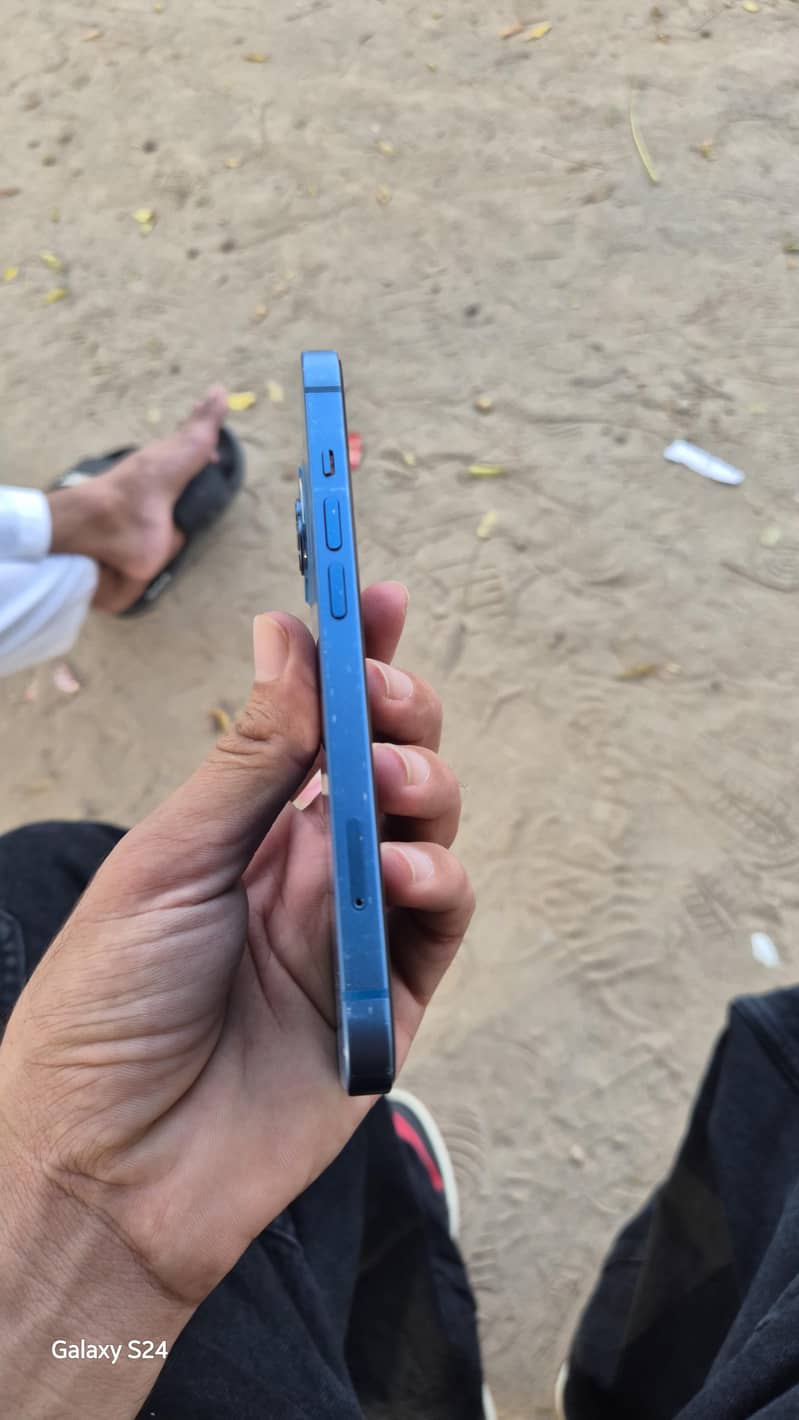 Apple iPhone 13 3