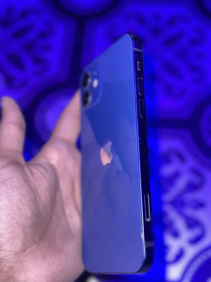 Apple iPhone 12 3