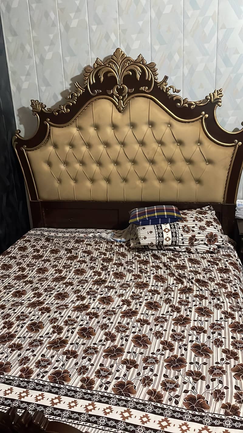 Bed in good condition 0