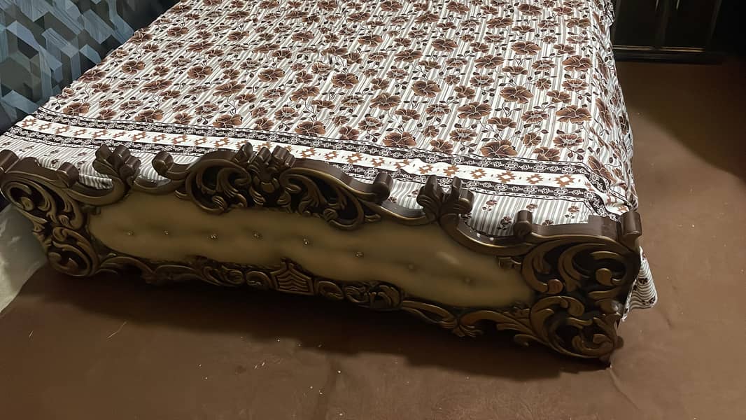 Bed in good condition 2