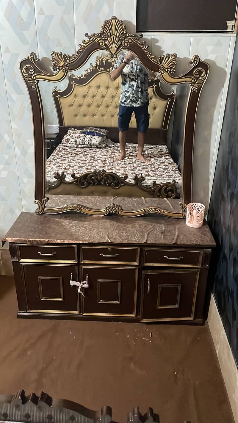 Bed in good condition 3