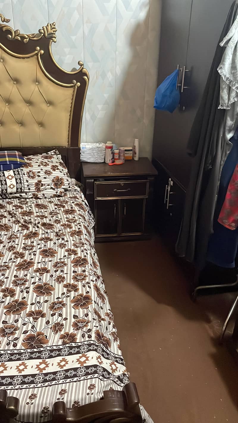 Bed in good condition 5