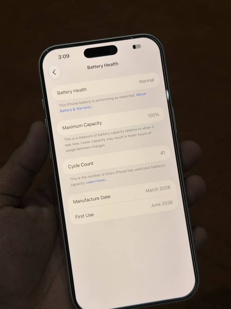 Apple iPhone 17 Pro Max 4