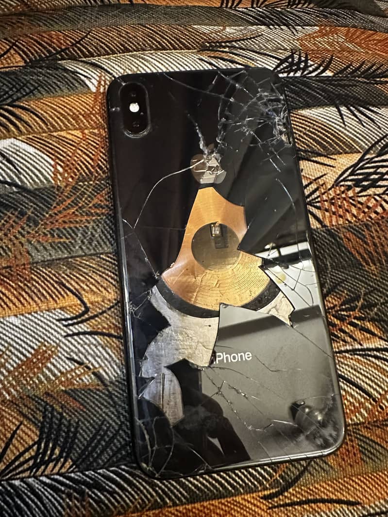 Apple iPhone XS Max 0
