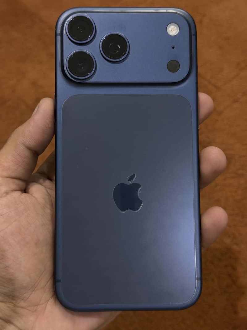 Apple iPhone 17 Pro Max 0