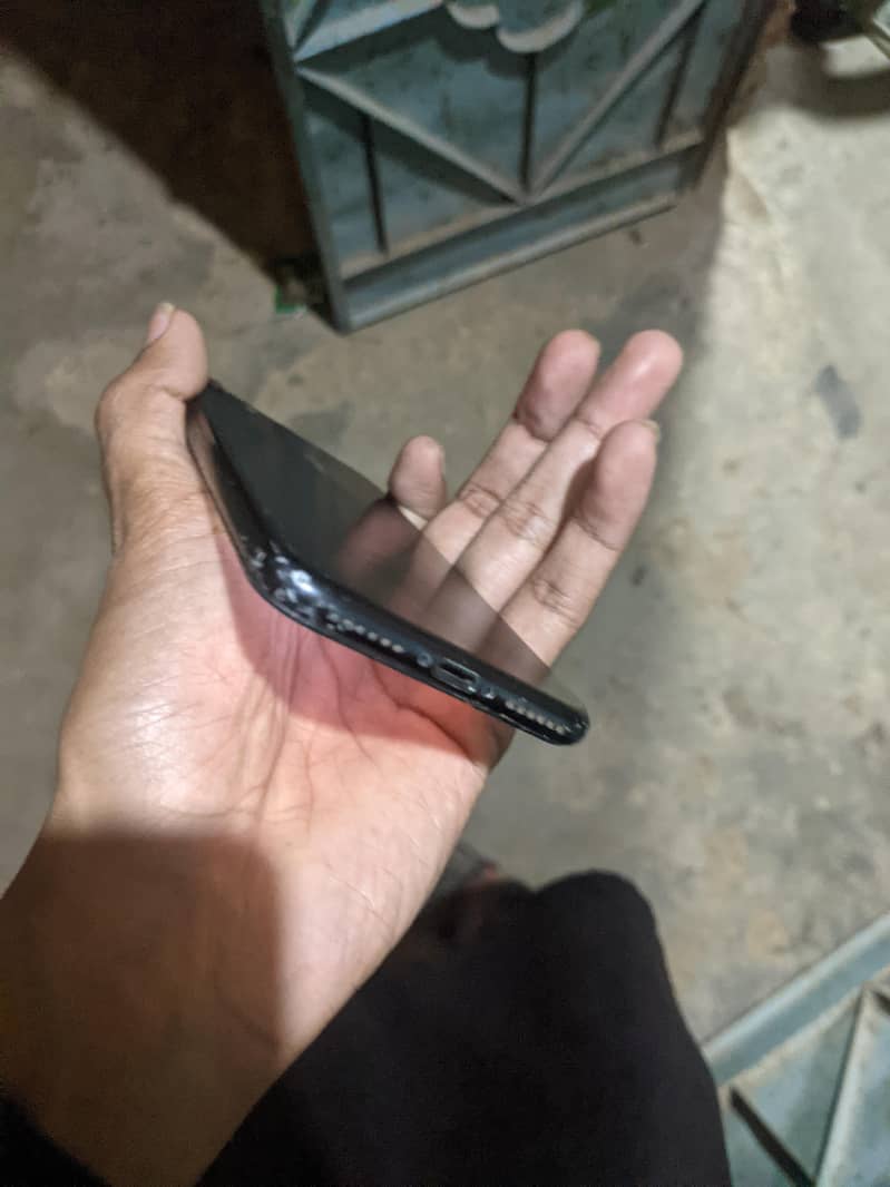 Apple iPhone 7 2