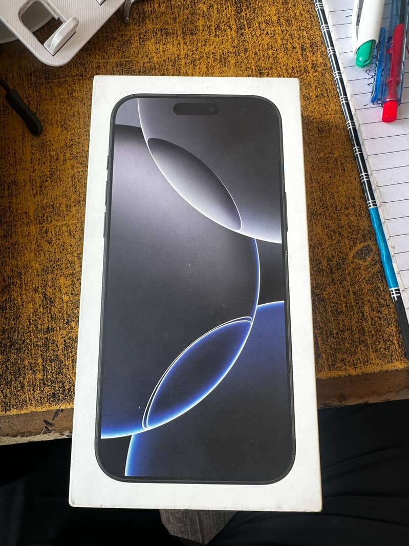 Apple iPhone 16 Pro Max 0