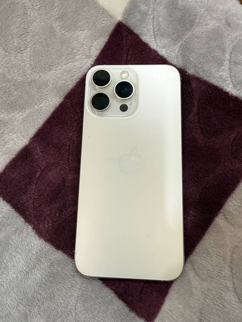Iphone 15 pro max jv 0