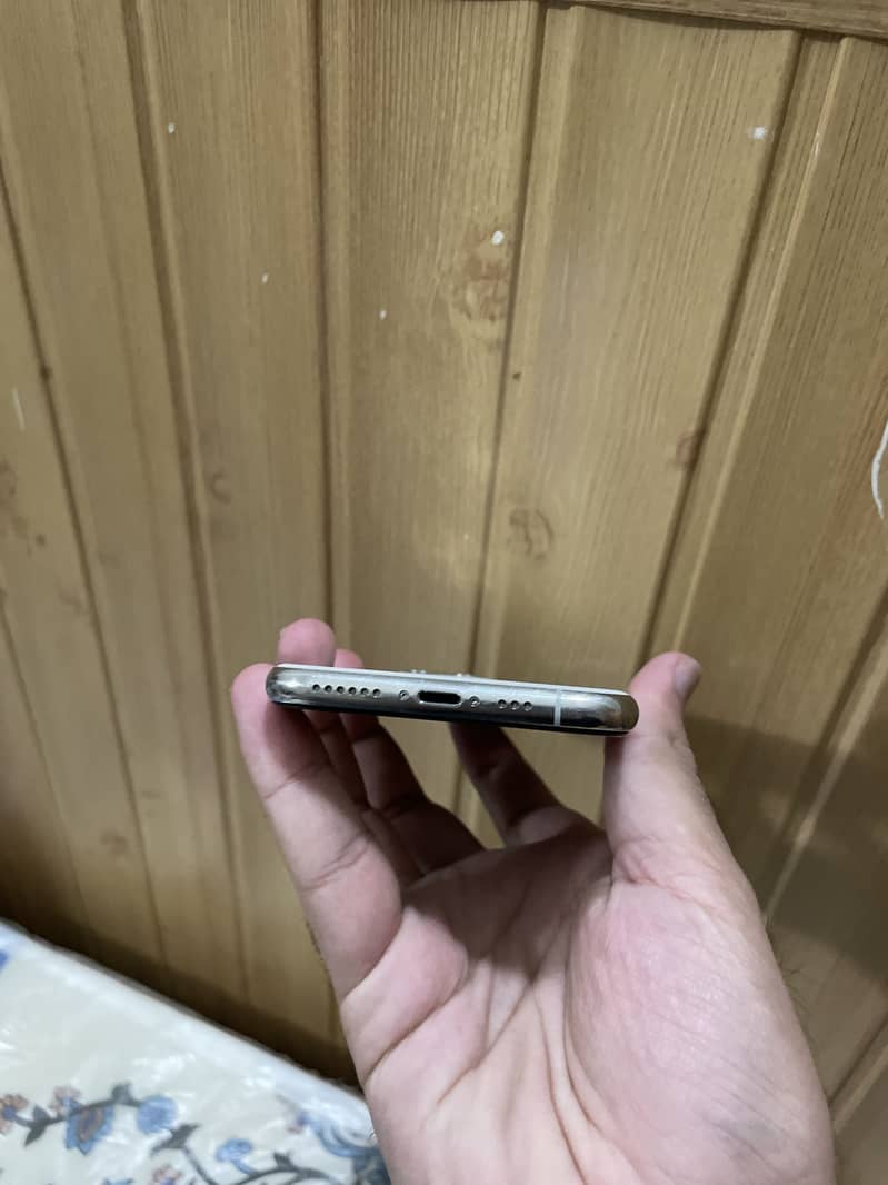 Apple iPhone 11 Pro 2