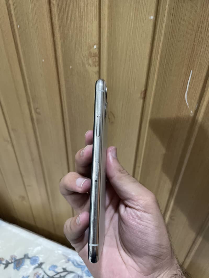 Apple iPhone 11 Pro 3