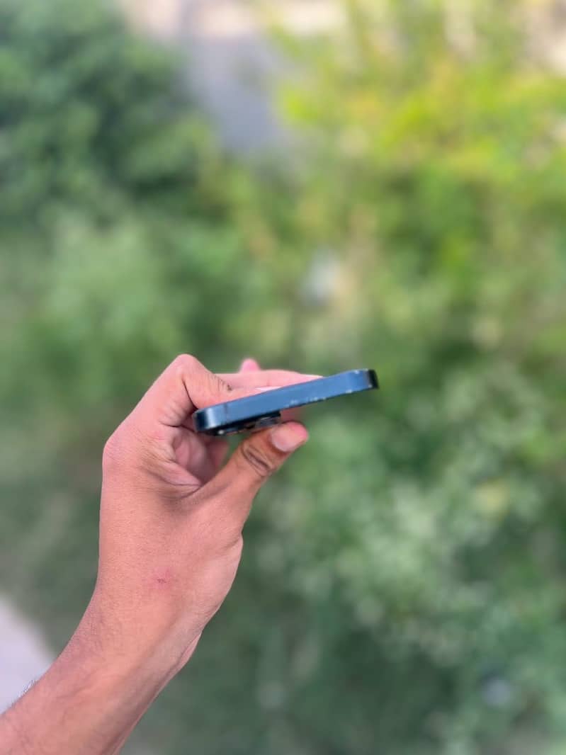 Apple iPhone 13 jv 3