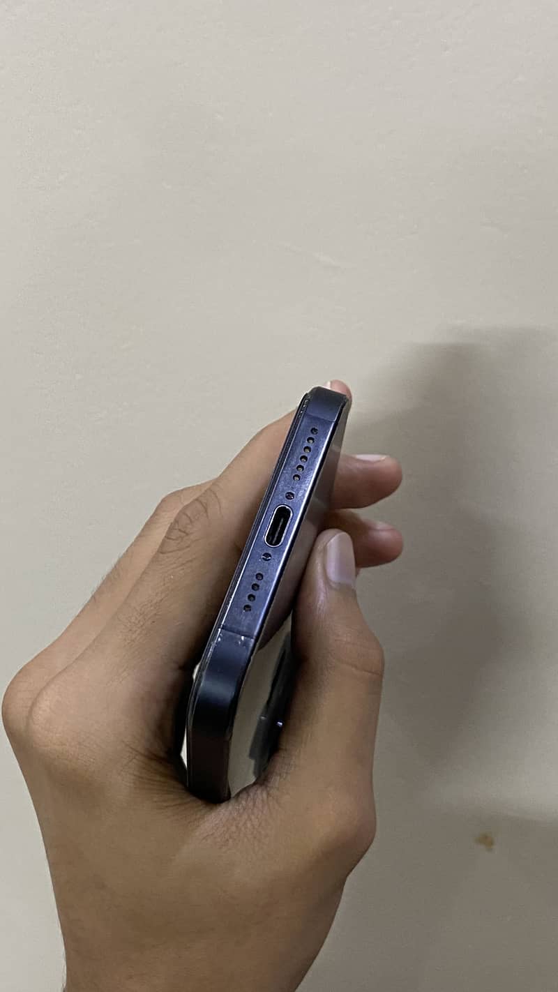 Apple iPhone 15 Pro Max 1
