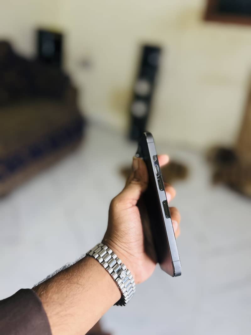 Apple iPhone 13 Pro jv 3