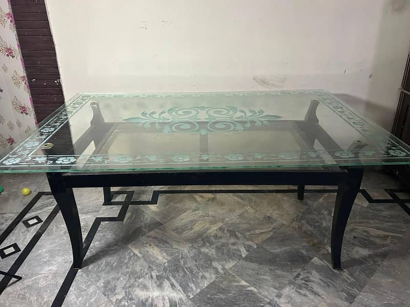 Dining table and chairs 0