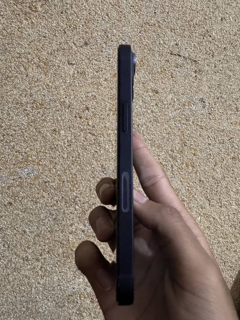 Apple iPhone 13 1