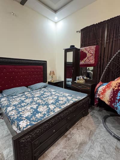 BED / SIDE TABLES/ Dressing Table
